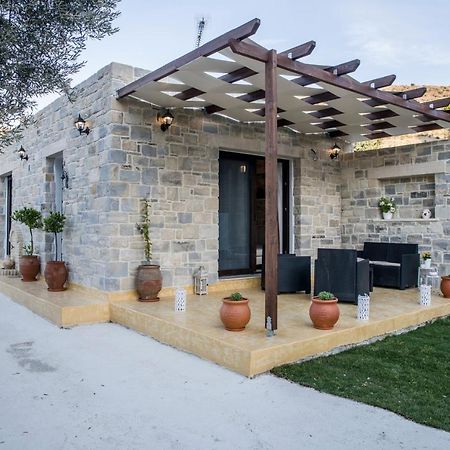 Villa Mira Kamilari Bagian luar foto