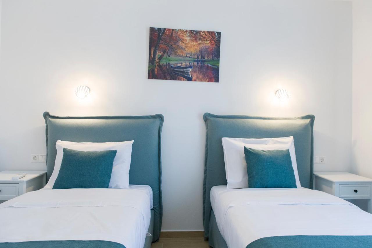 Villa Mira Kamilari Bagian luar foto